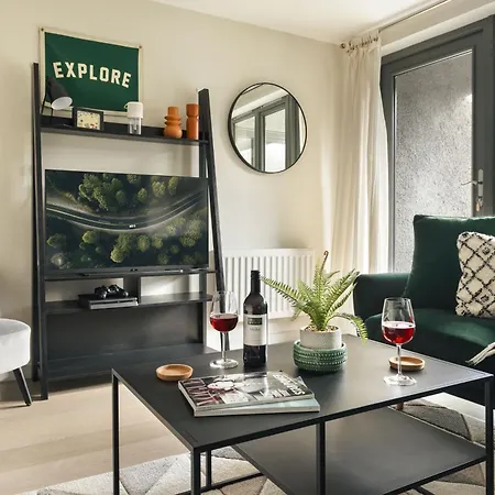Exceptional 3 Bedroom River View - Pass The Keys