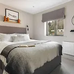 Exceptional 3 Bedroom River View - Pass The Keys
