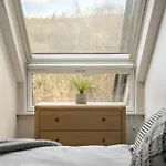 Exceptional 3 Bedroom River View - Pass The Keys Apartment