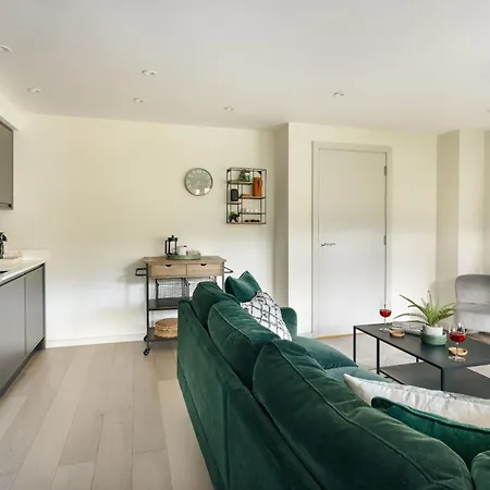 Exceptional 3 Bedroom River View - Pass The Keys * Ulverston